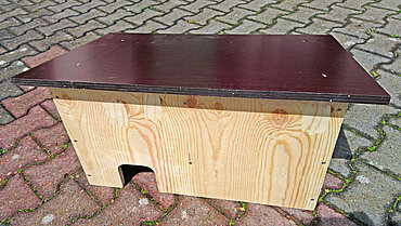 Bauanleitung für ein Igelhaus aus Holz mit zwei Kammern