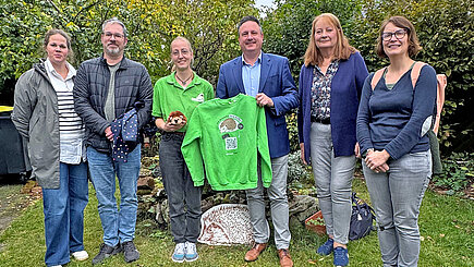 Besuch des Ortsverbands der Grünen aus Sehnde im aktion tier Igelzentrum