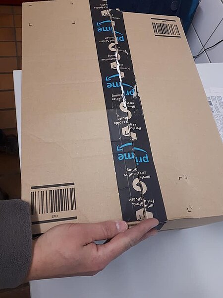 In dieser verschlossenen Kiste wurden die Kaninchen ausgesetzt.